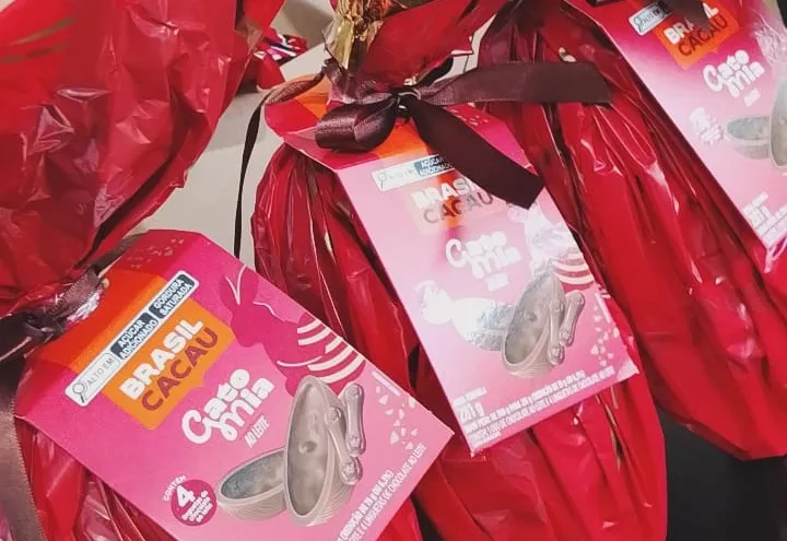 Tradicional Distribuição De Ovos De Páscoa No Municipio De Jundiaí Do Sul, Paraná.